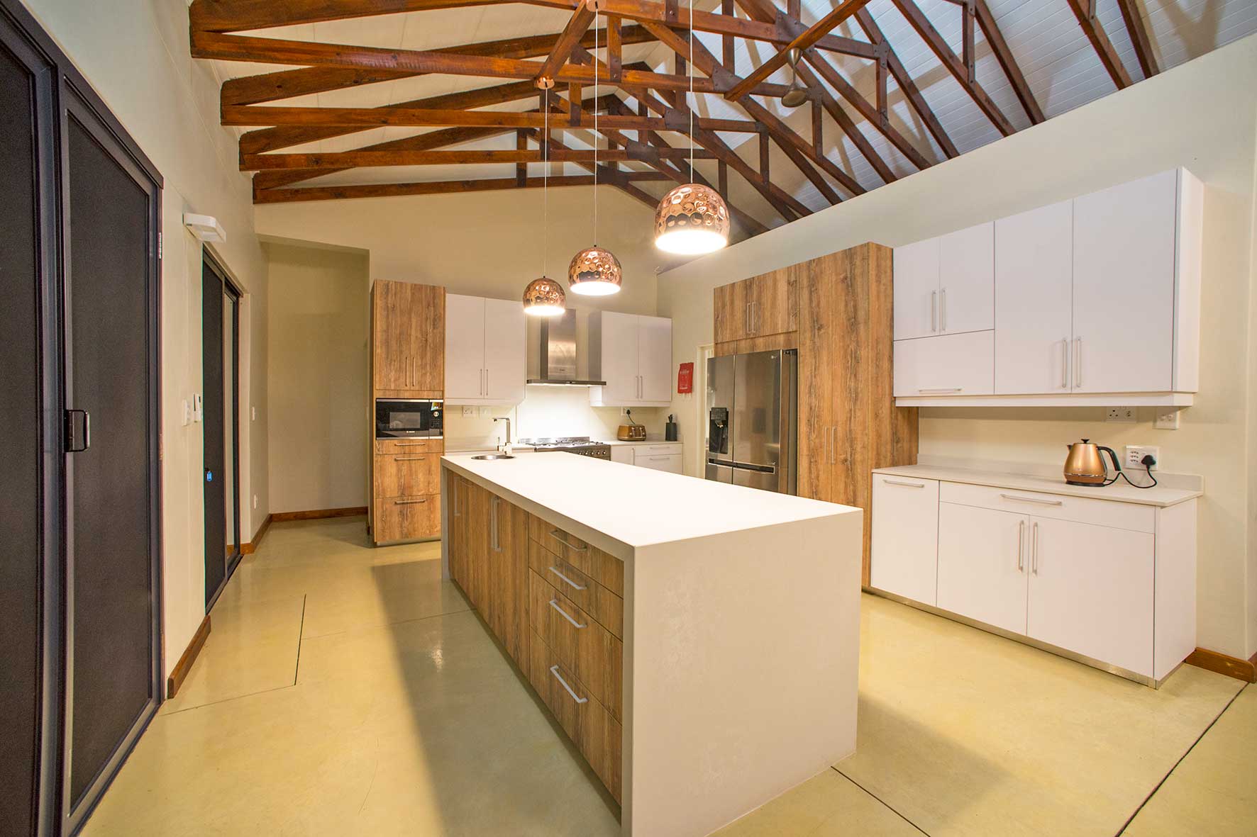 Fully equipped kitchen with SMEG appliances